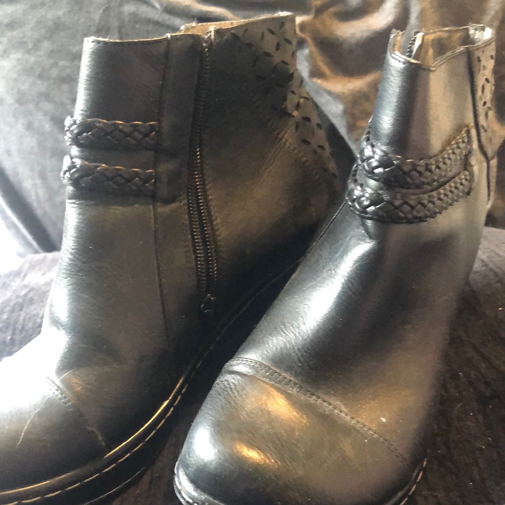 JBU Black Ankle Booties with Decorative Stitching